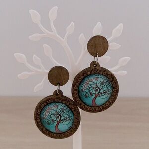 Tree of life wooden green earrings NWT